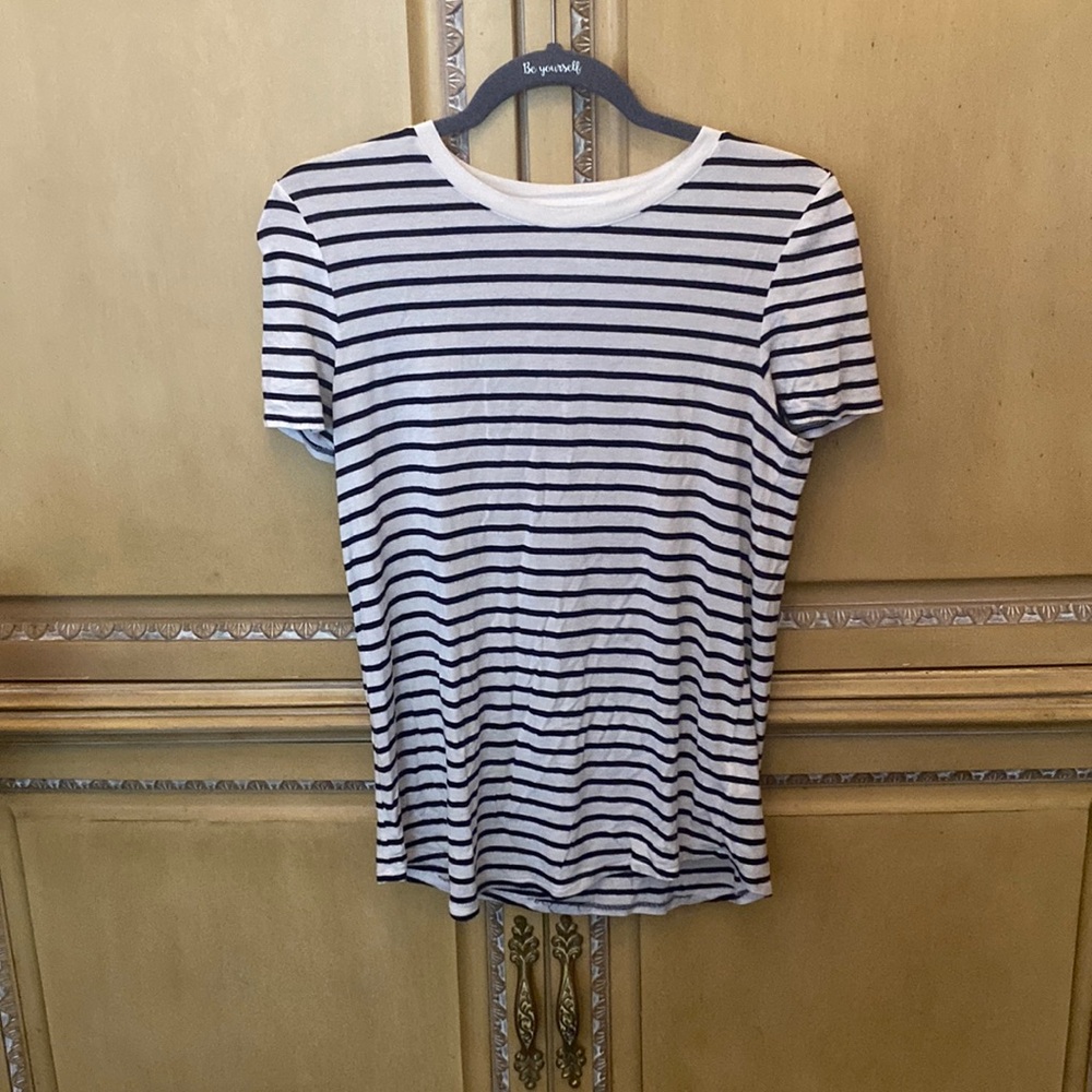 Gap shirt
